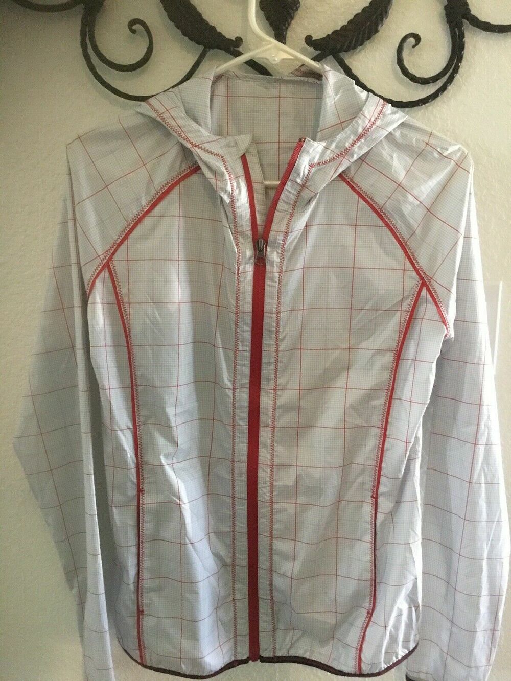 Chase 54 Womens Jacket “Naomi “ NWOT Windbreaker Jacket With Hood Size Small